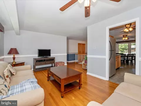 Living - 8111 Broadview Dr, Frederick, MD 21701 photo 4 of 7