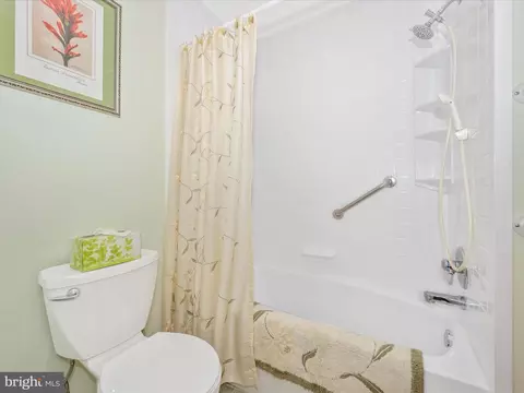 Bath - 8111 Broadview Dr, Frederick, MD 21701 photo 3 of 4