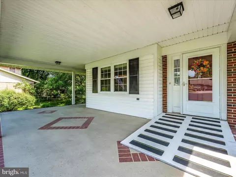 Exterior - 8111 Broadview Dr, Frederick, MD 21701 photo 2 of 14