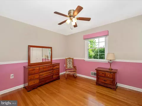 Bedroom - 8111 Broadview Dr, Frederick, MD 21701 photo 6 of 9