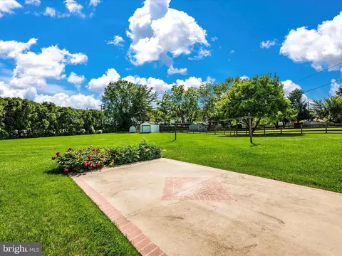 Exterior - 8111 Broadview Dr, Frederick, MD 21701 photo 9 of 14