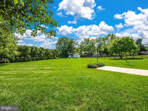 Exterior - 8111 Broadview Dr, Frederick, MD 21701 photo 14 of 14