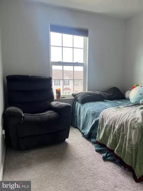 Bedroom - 2065 Spring Run Cir, Frederick, MD 21702 photo 4 of 4