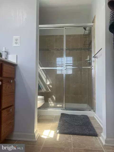 Bath - 2065 Spring Run Cir, Frederick, MD 21702 photo 3 of 5