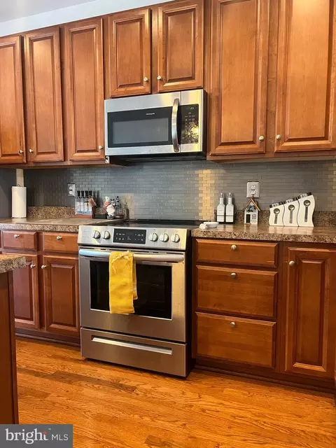 Kitchen - 2065 Spring Run Cir, Frederick, MD 21702 photo 8 of 8