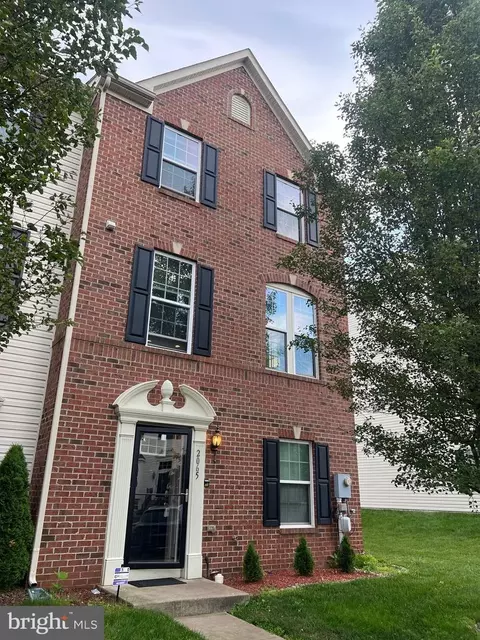 Exterior - 2065 Spring Run Cir, Frederick, MD 21702 photo 2 of 8