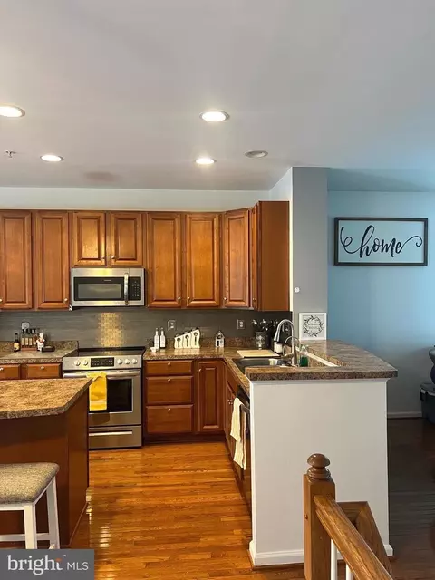 Kitchen - 2065 Spring Run Cir, Frederick, MD 21702 photo 4 of 8