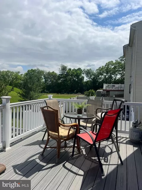 Exterior - 2065 Spring Run Cir, Frederick, MD 21702 photo 6 of 8