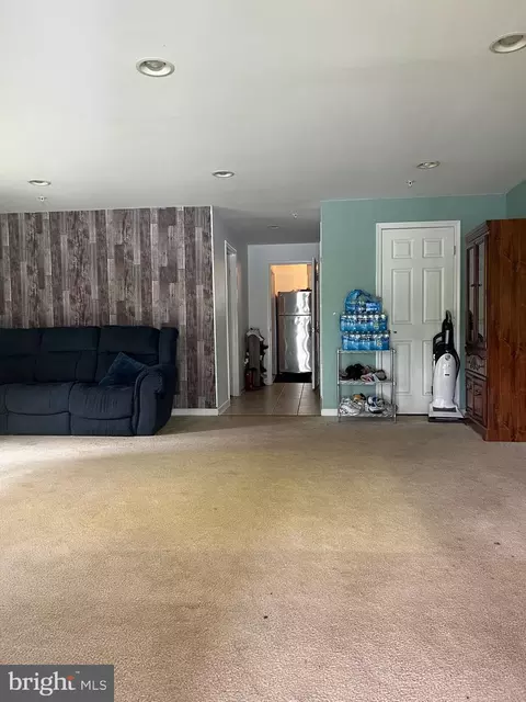 Entry Way - 2065 Spring Run Cir, Frederick, MD 21702 photo 5 of 6