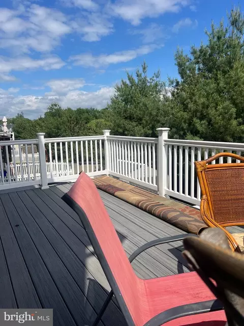Exterior - 2065 Spring Run Cir, Frederick, MD 21702 photo 7 of 8