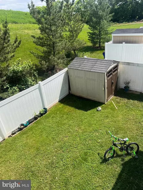 Exterior - 2065 Spring Run Cir, Frederick, MD 21702 photo 5 of 8