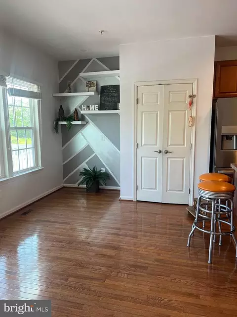 Entry Way - 2065 Spring Run Cir, Frederick, MD 21702 photo 2 of 6