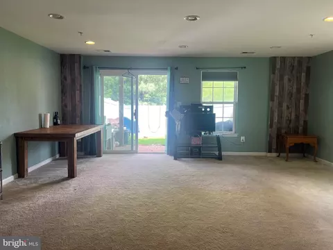 Living - 2065 Spring Run Cir, Frederick, MD 21702 photo 1 of 2