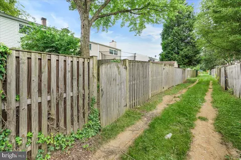 Exterior - 1733 Heather Ln, Frederick, MD 21702 photo 10 of 14