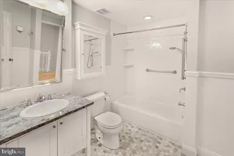 Bath - 1733 Heather Ln, Frederick, MD 21702 photo 1 of 2