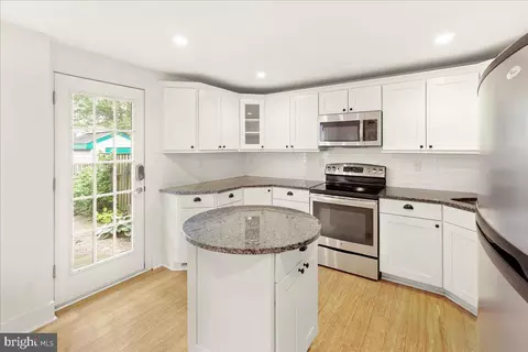 Kitchen - 1733 Heather Ln, Frederick, MD 21702 photo 4 of 4