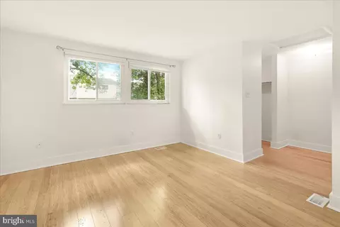Bedroom - 1733 Heather Ln, Frederick, MD 21702 photo 3 of 4