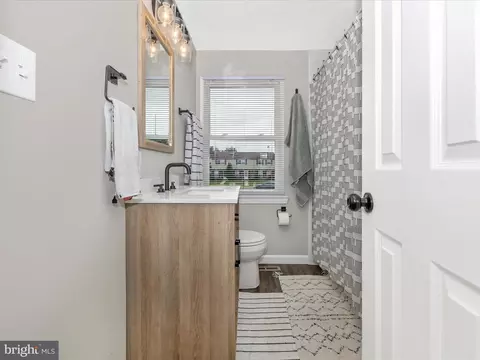 Bath - 1133 Providence Ct, Frederick, MD 21703 photo 3 of 4