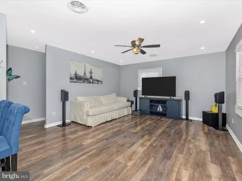 448 Carrollton Dr, Frederick, MD 21701 photo 4