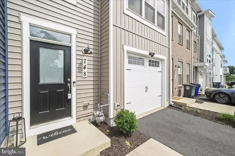 748 7 Tatum Ct, Frederick, MD 21702 photo 2