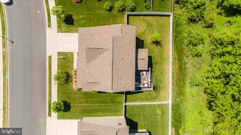 View/Area - 2056 Chamberlain Dr, Frederick, MD 21702 photo 2 of 10