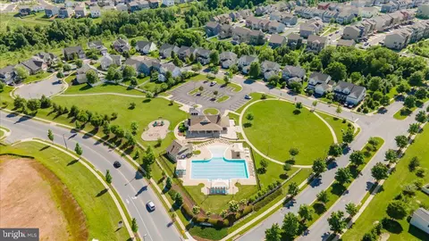 View/Area - 2056 Chamberlain Dr, Frederick, MD 21702 photo 4 of 10