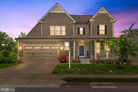 2056 Chamberlain Dr, Frederick, MD 21702