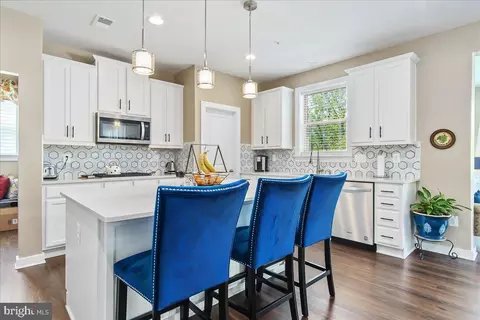 Kitchen - 2056 Chamberlain Dr, Frederick, MD 21702 photo 4 of 5