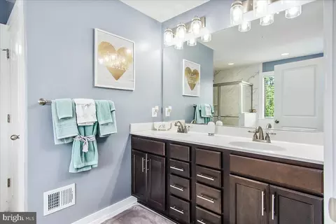 Bath - 2056 Chamberlain Dr, Frederick, MD 21702 photo 1 of 2