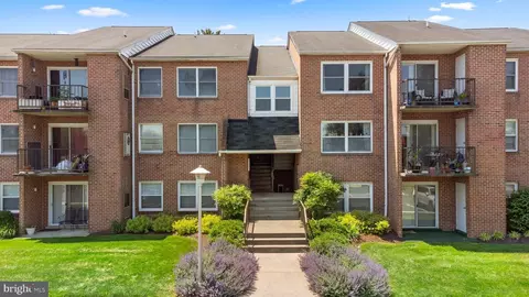 300 Chapel Ct #105, Walkersville, MD 21793