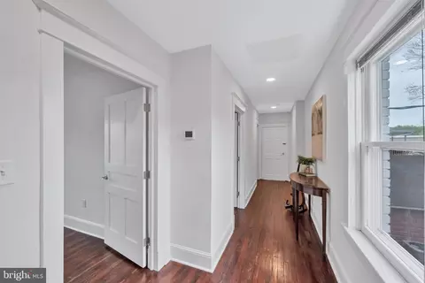 Entry Way - 499 E Church St E, Frederick, MD 21701 photo 4 of 8