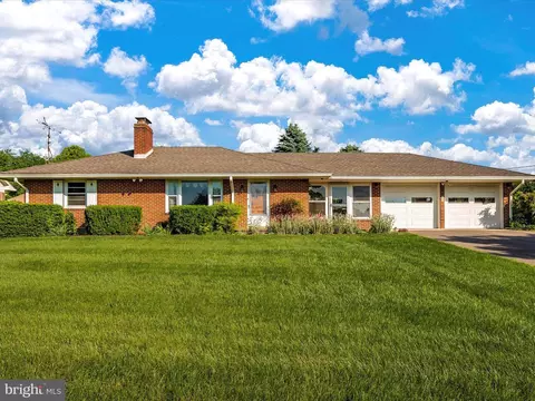 7110 Rock Creek Dr, Frederick, MD 21702
