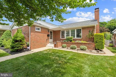 5 Peters Ln, Frederick, MD 21701