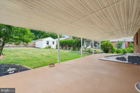 Exterior - 5 Peters Ln, Frederick, MD 21701 photo 3 of 7