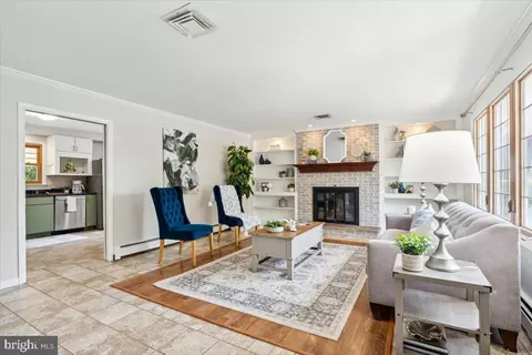 Living - 5 Peters Ln, Frederick, MD 21701 photo 1 of 3