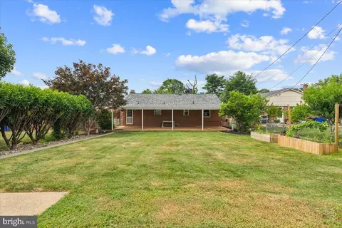 Exterior - 5 Peters Ln, Frederick, MD 21701 photo 4 of 7