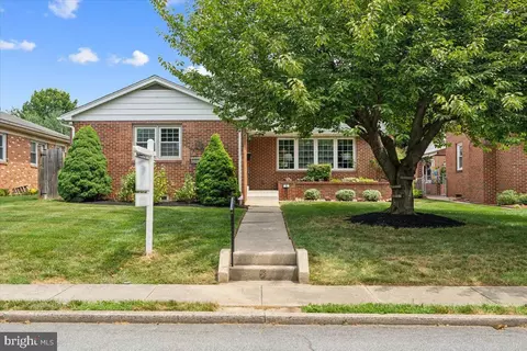 Exterior - 5 Peters Ln, Frederick, MD 21701 photo 2 of 7
