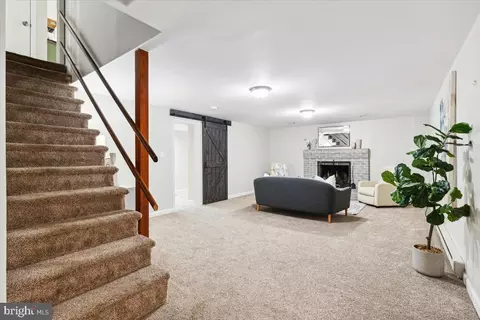 Living - 5 Peters Ln, Frederick, MD 21701 photo 2 of 3
