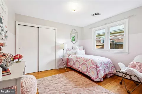 Bedroom - 5 Peters Ln, Frederick, MD 21701 photo 3 of 6