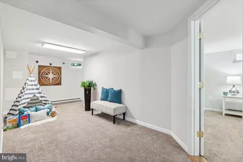 Entry Way - 5 Peters Ln, Frederick, MD 21701 photo 2 of 4