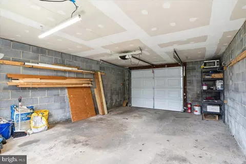Exterior - 5 Peters Ln, Frederick, MD 21701 photo 6 of 7