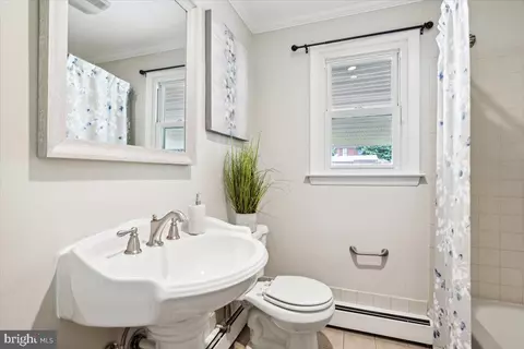 Bath - 5 Peters Ln, Frederick, MD 21701 photo 1 of 2