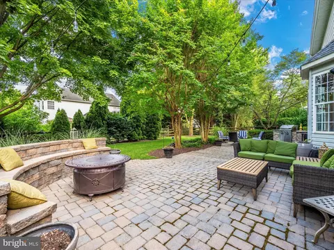 Exterior - 1707 Dearbought Dr, Frederick, MD 21701 photo 8 of 15