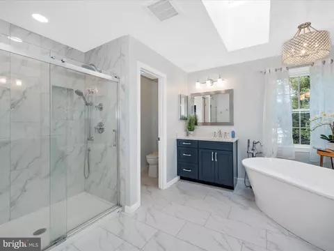 Bath - 1707 Dearbought Dr, Frederick, MD 21701 photo 3 of 5