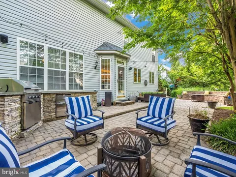 Exterior - 1707 Dearbought Dr, Frederick, MD 21701 photo 12 of 15