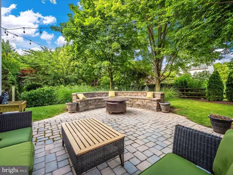 Exterior - 1707 Dearbought Dr, Frederick, MD 21701 photo 11 of 15