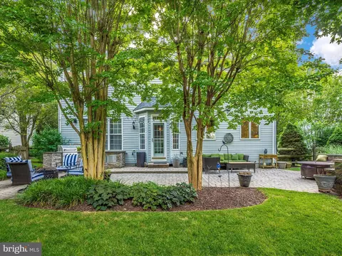 Exterior - 1707 Dearbought Dr, Frederick, MD 21701 photo 6 of 15