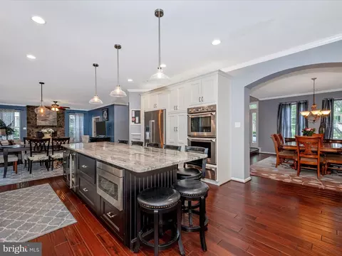 Kitchen - 1707 Dearbought Dr, Frederick, MD 21701 photo 4 of 5