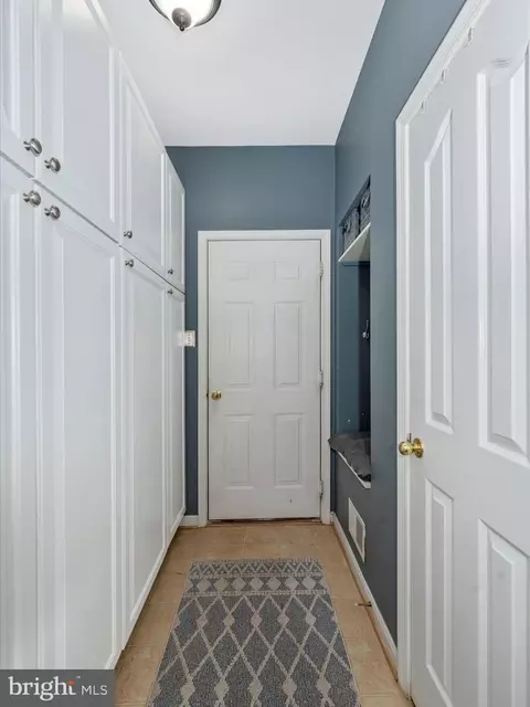 Entry Way - 1707 Dearbought Dr, Frederick, MD 21701 photo 4 of 5