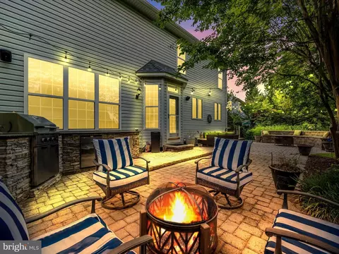Exterior - 1707 Dearbought Dr, Frederick, MD 21701 photo 13 of 15